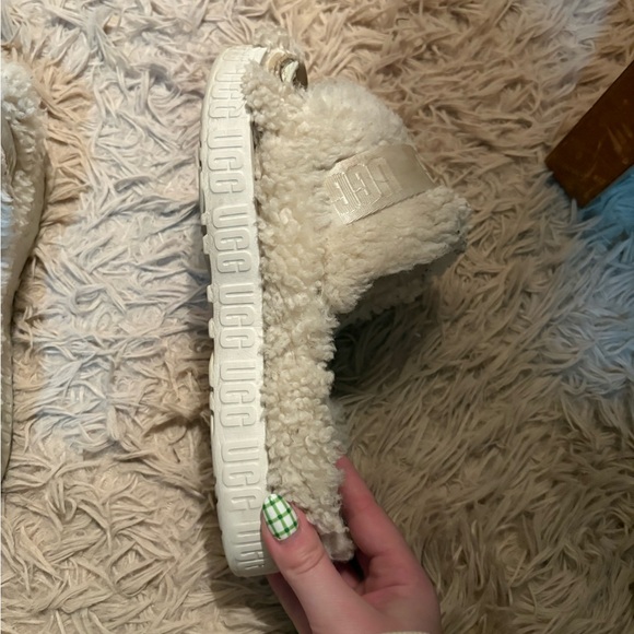 UGG Fluffita Slippers - Picture 5 of 9